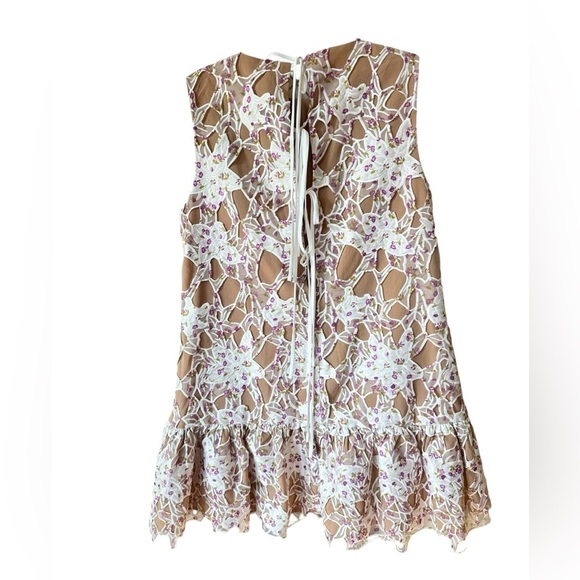 Elliatt Floral Lace Sleeveless heartbeat mini Dress size M - Picture 9 of 15